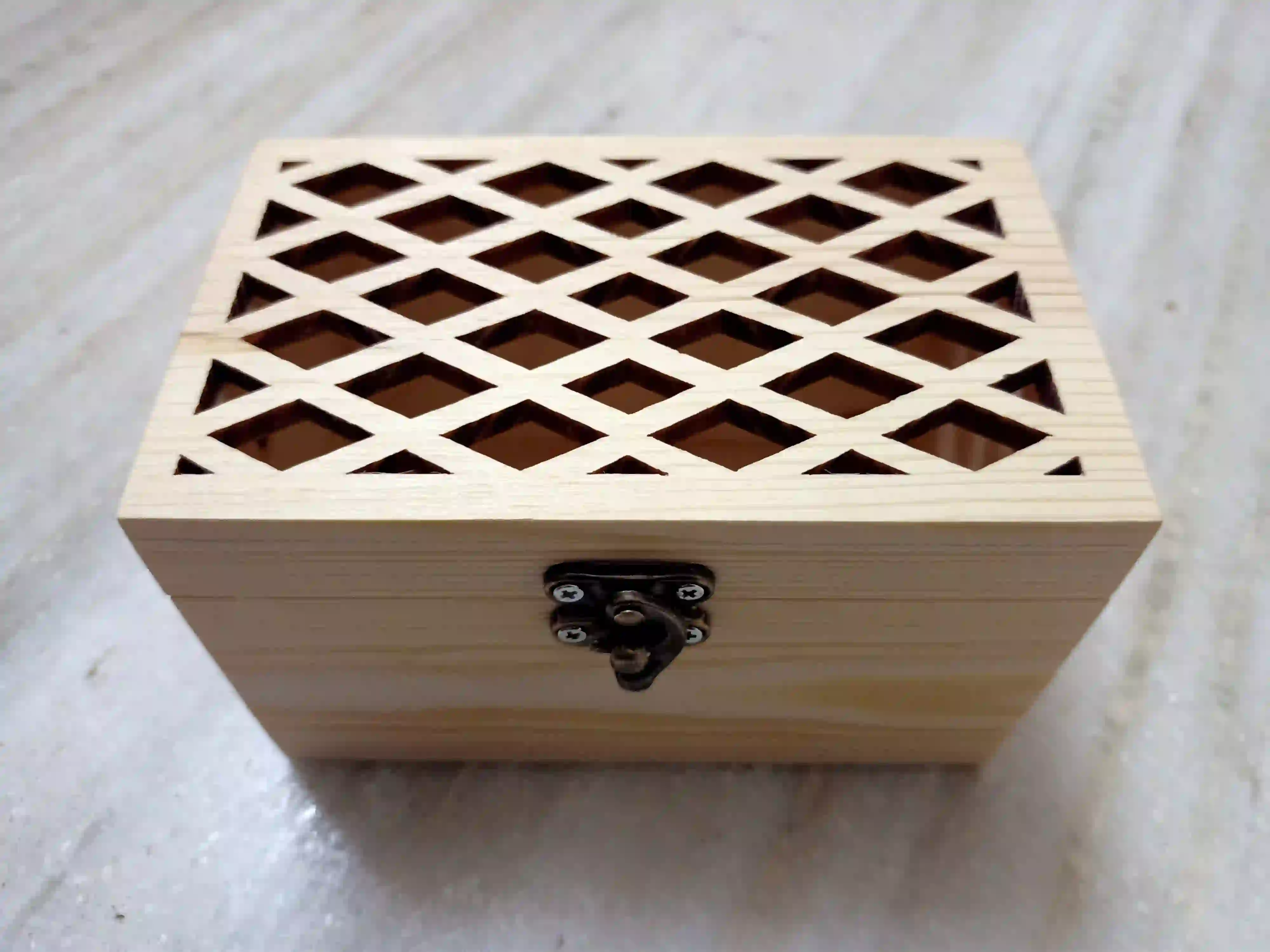 Pine wood box